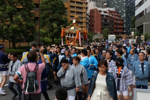 麹西連神輿