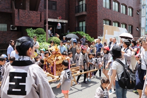 町内渡御　五番町町会