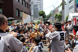 町内渡御　五番町町会