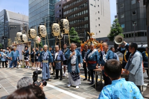 町内渡御　麹西連