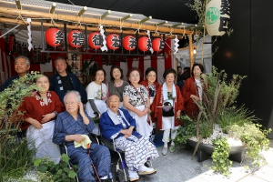 町内渡御　麹町四丁目神酒所にて