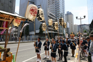 町内渡御　スタンバイOKです