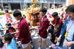 町内渡御　麹西連子ども神輿