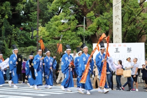 御弓、御胡籙（やなぐい）、御鉾、御盾、御太刀