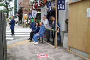 見守る麹町一丁目のみなさん