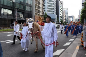 馬の飾りも見事