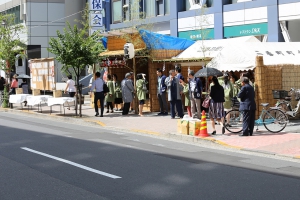 二番町町会御神酒所は給水の準備