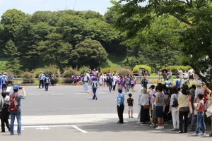 東郷元帥山車も国立劇場に到着