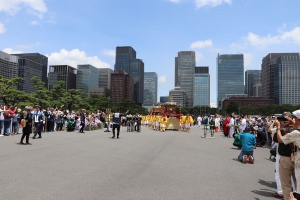 御鳳輦二基・宮神輿一基が駐輦祭