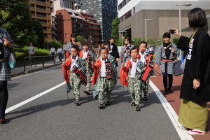 手古舞の子ども達