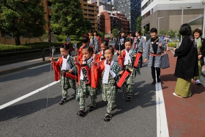 手古舞の子ども達
