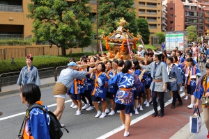 法政大学 女御輿