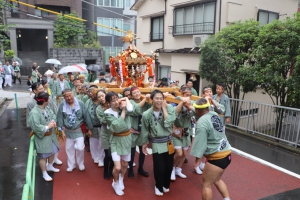 町内渡御　神輿①