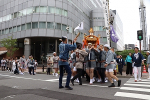 町内渡御　日テレ前①