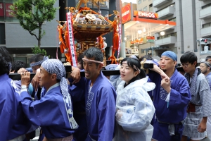 町内渡御　神輿⑤